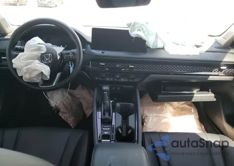 2024 Honda Accord Touring Hybrid z USA, uszkodzony, nr VIN 1HGCY2F82RA029362